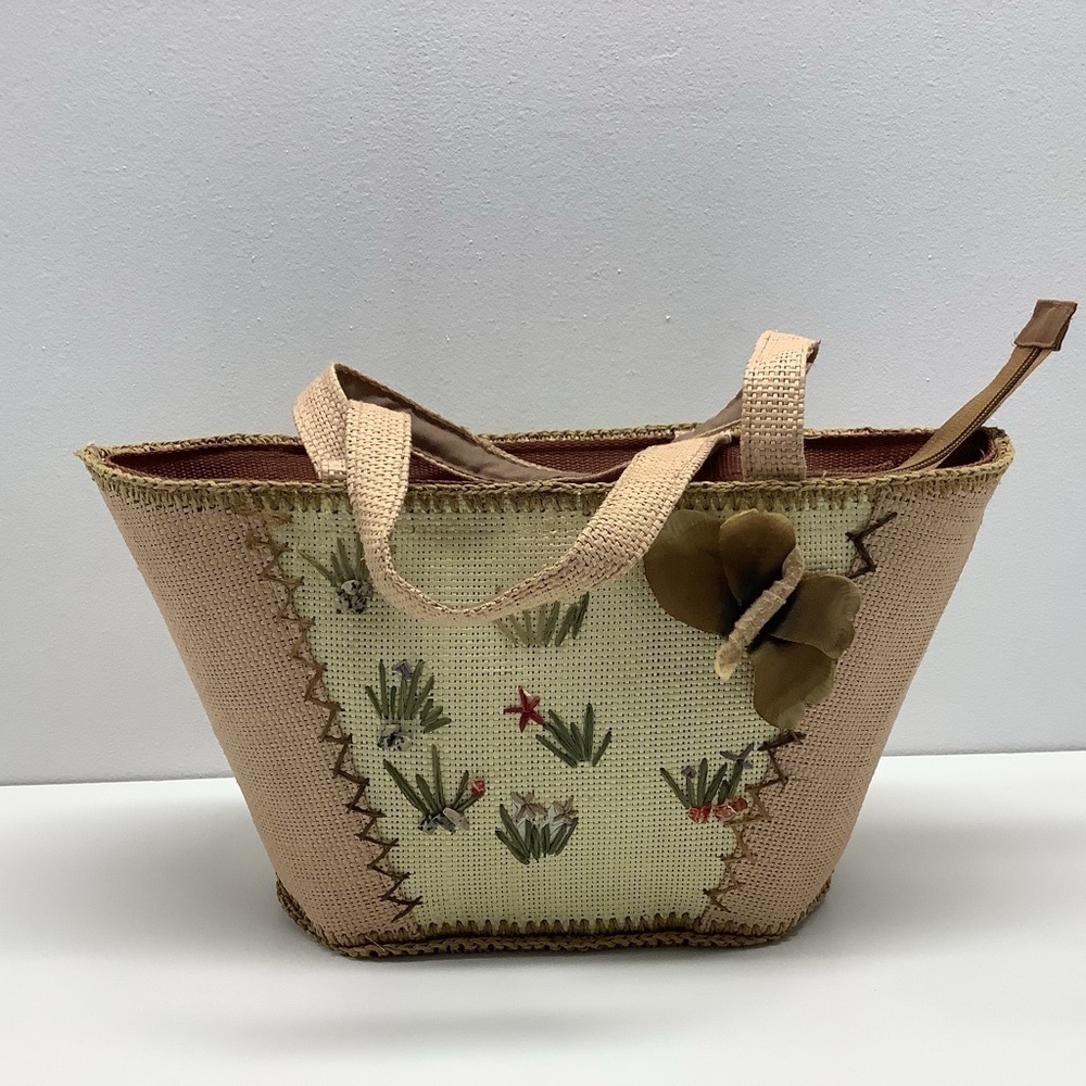 Y2K Butterfly straw handbag (Preowned)